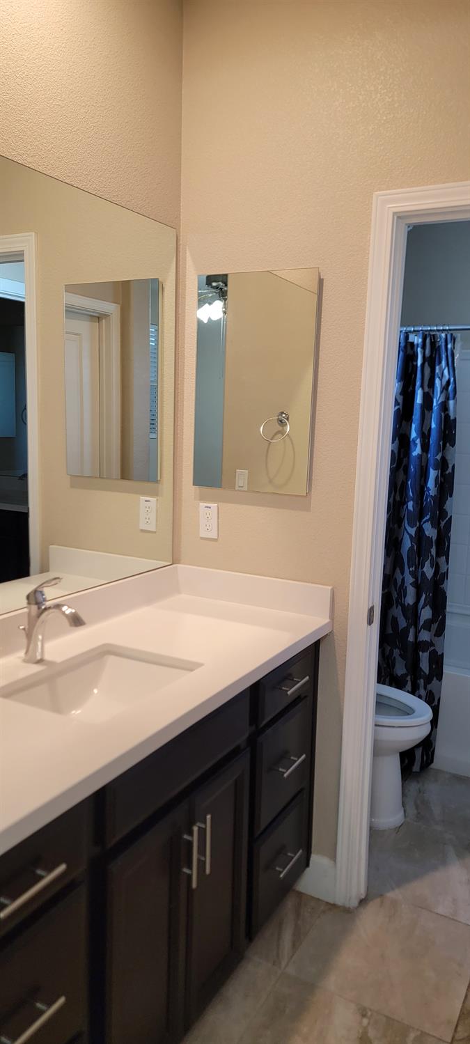 1052 Lavender St, Manteca, CA 95337