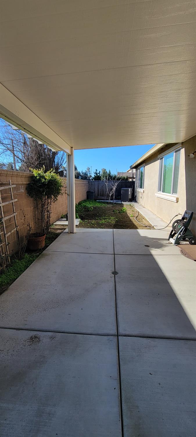 1052 Lavender St, Manteca, CA 95337