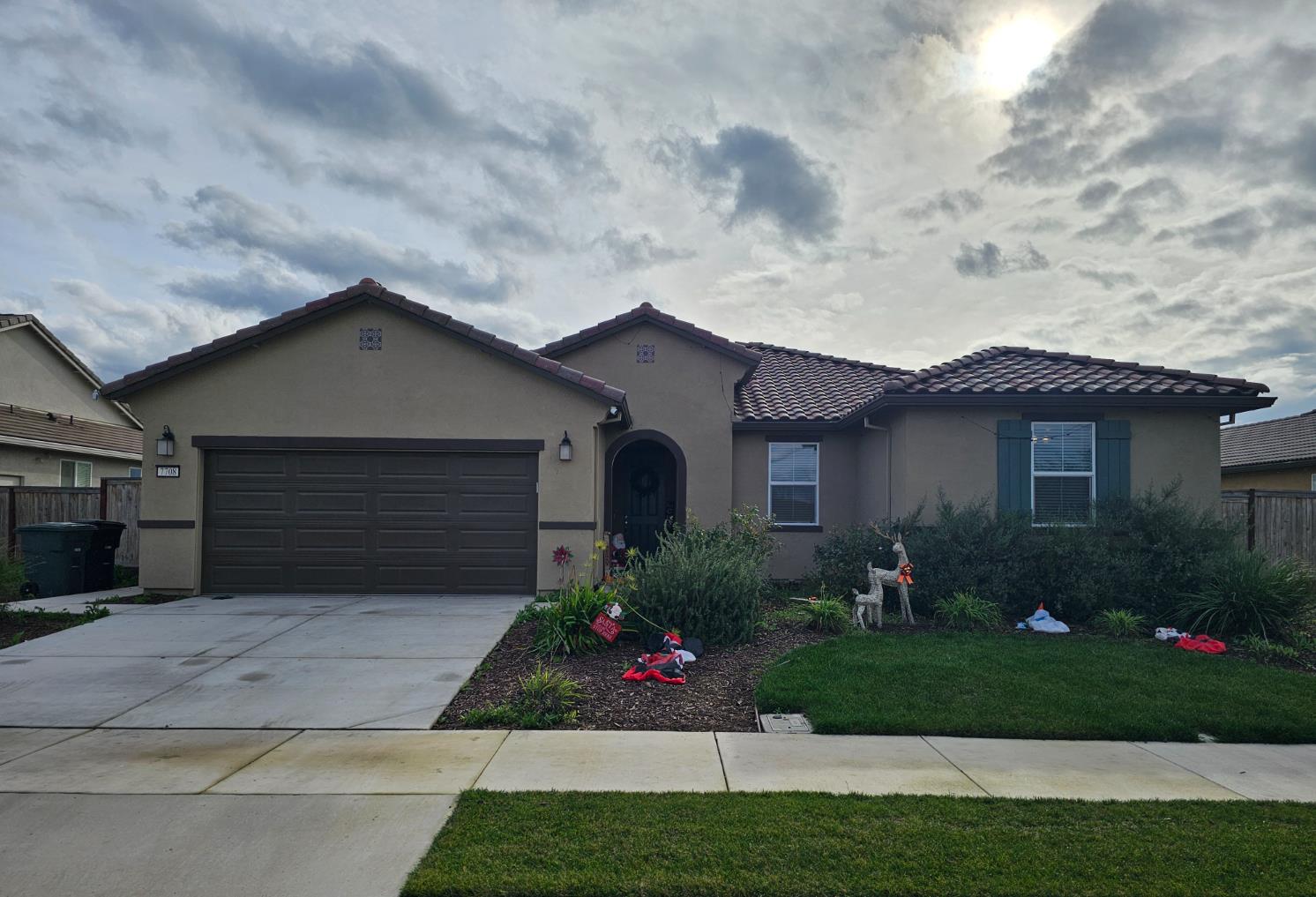 7708 Path Dr, Hughson, CA 95326