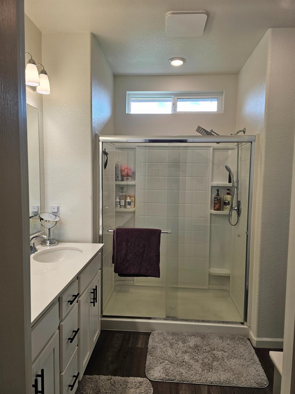 7708 Path Dr, Hughson, CA 95326