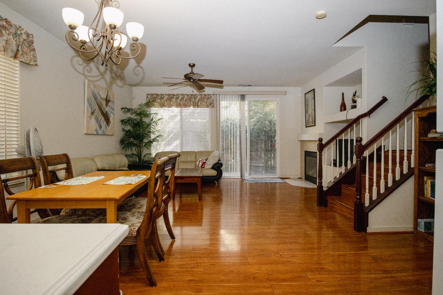 1361 Carlsbad Dr, Merced, CA 95348