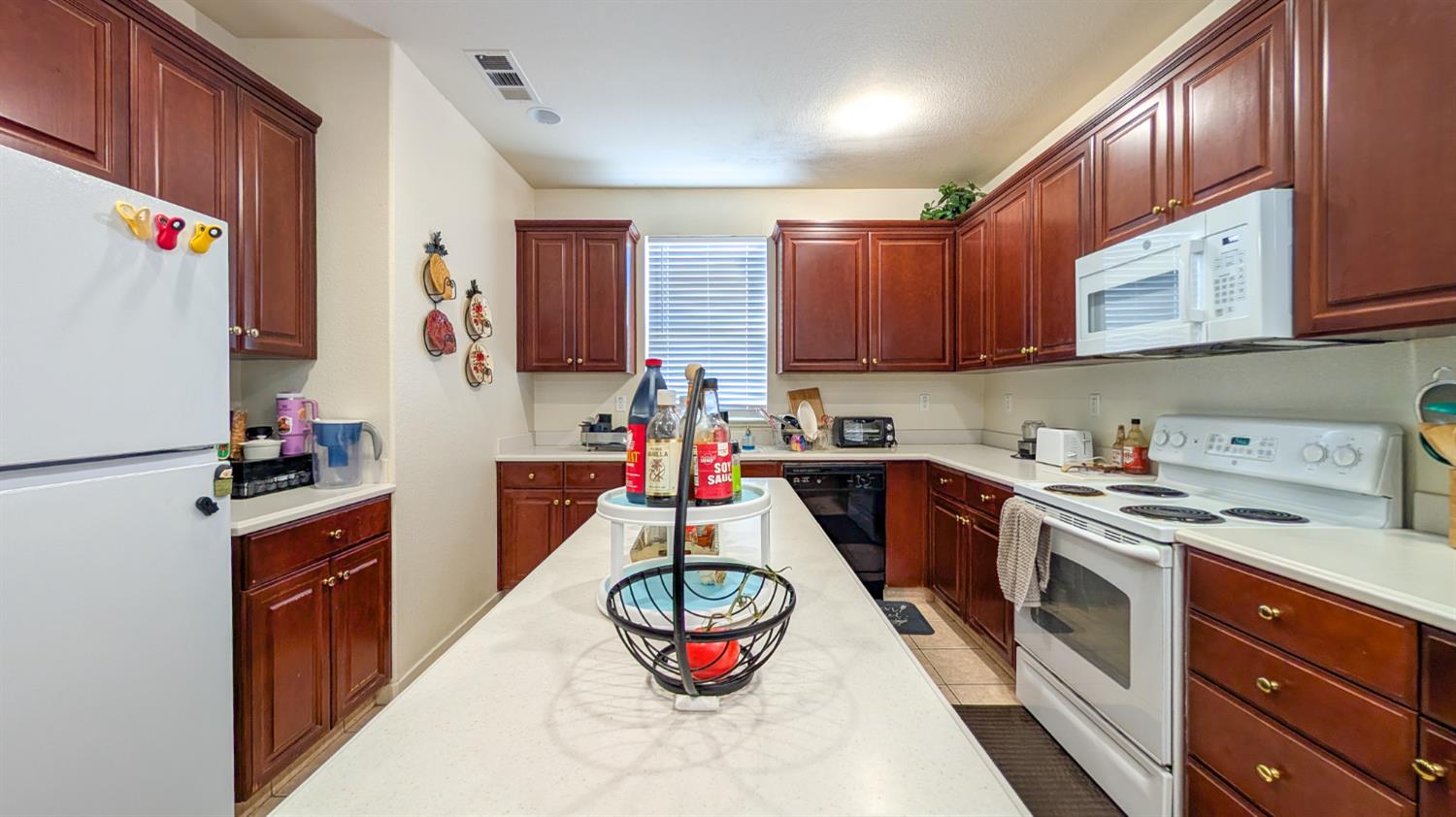 1361 Carlsbad Dr, Merced, CA 95348