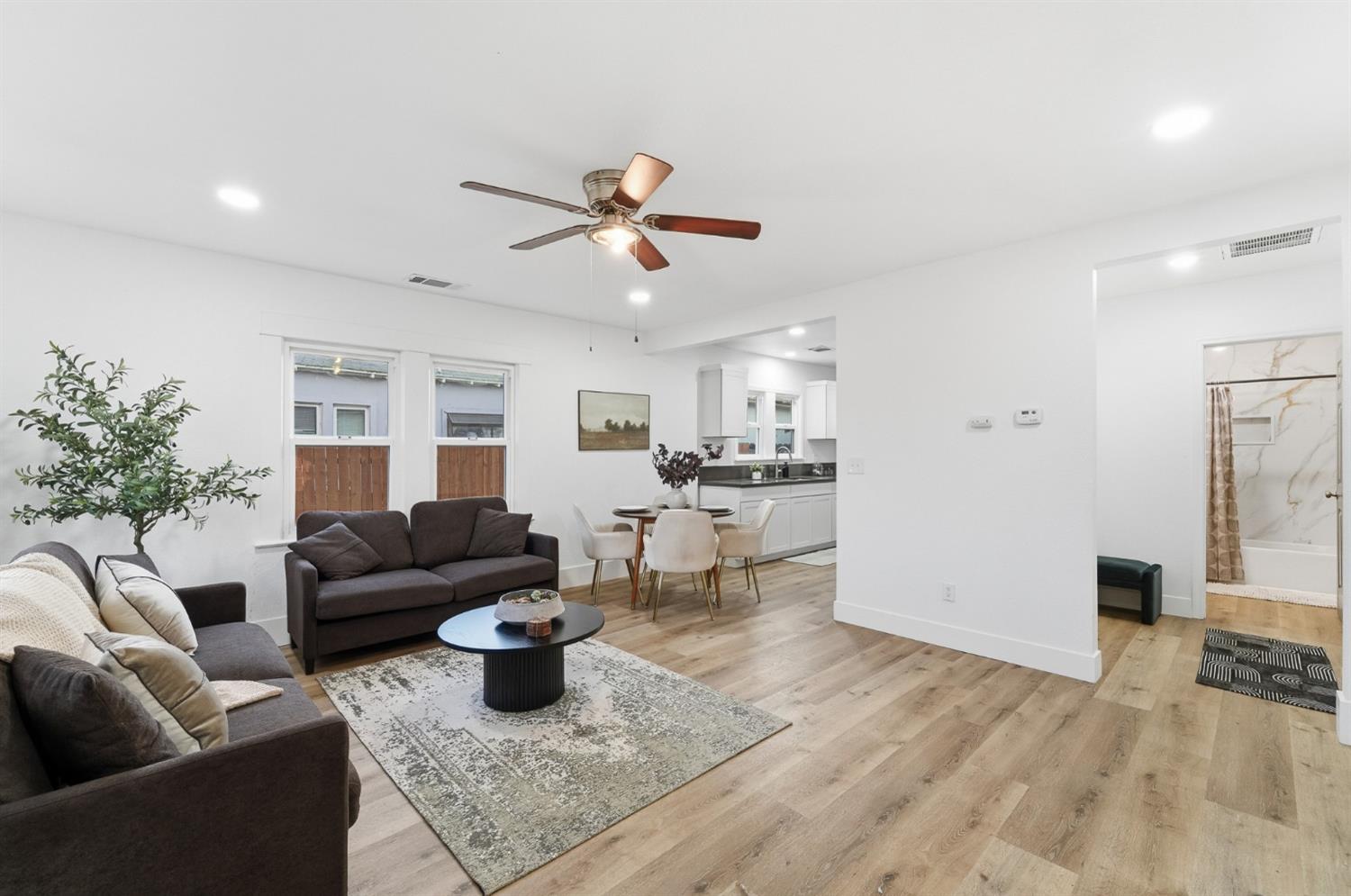 338 Yosemite Ave, Modesto, CA 95351