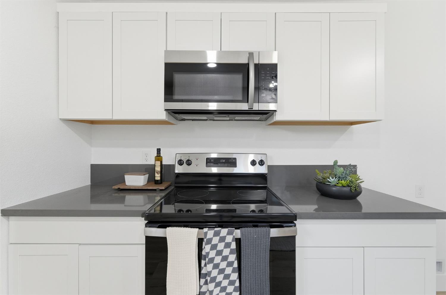 338 Yosemite Ave, Modesto, CA 95351