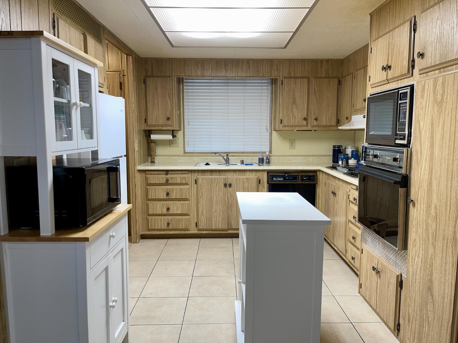 2621 Prescott Rd #114, Modesto, CA 95350