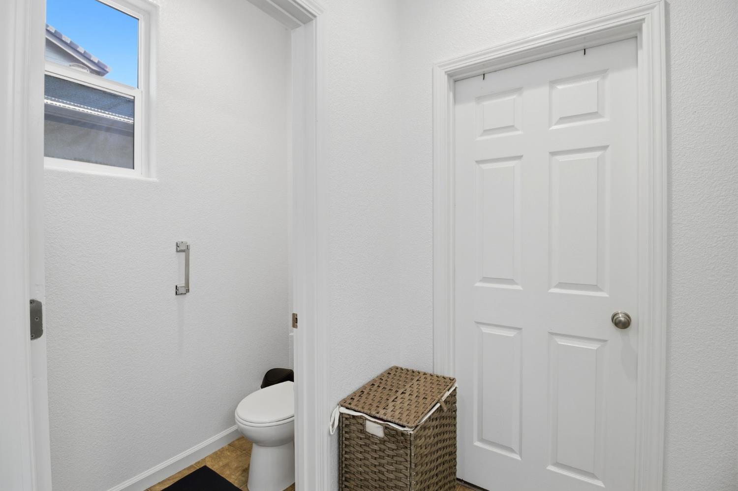 344 N Red Lion Way, Newman, CA 95360