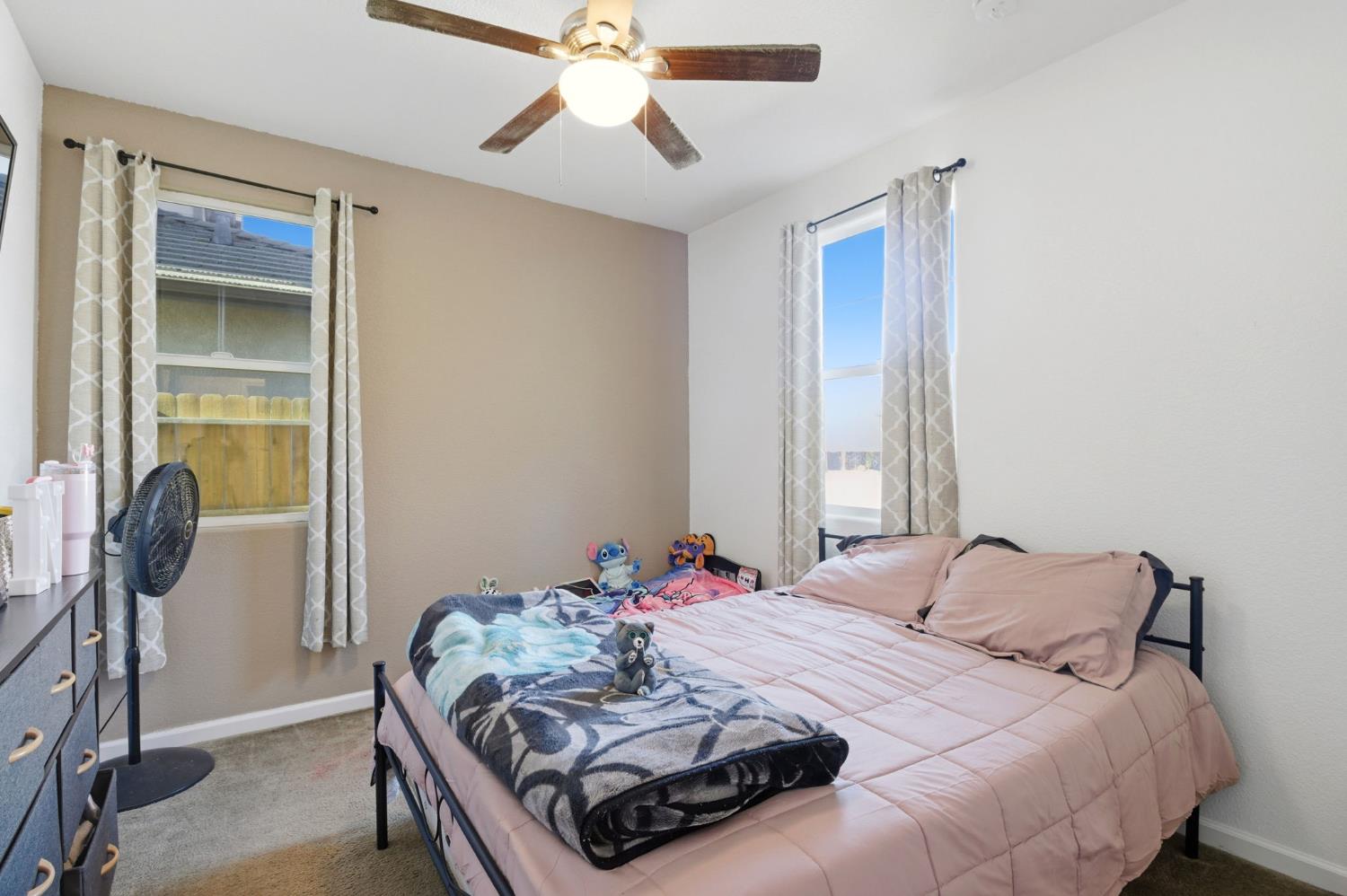 344 N Red Lion Way, Newman, CA 95360