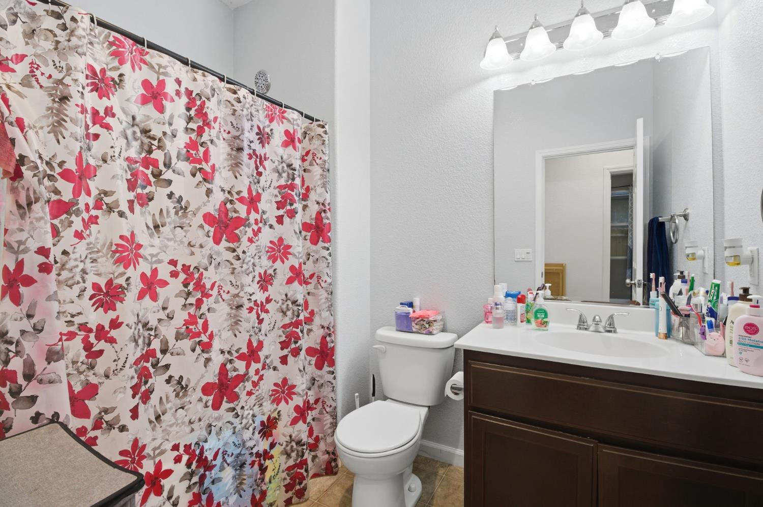 344 N Red Lion Way, Newman, CA 95360