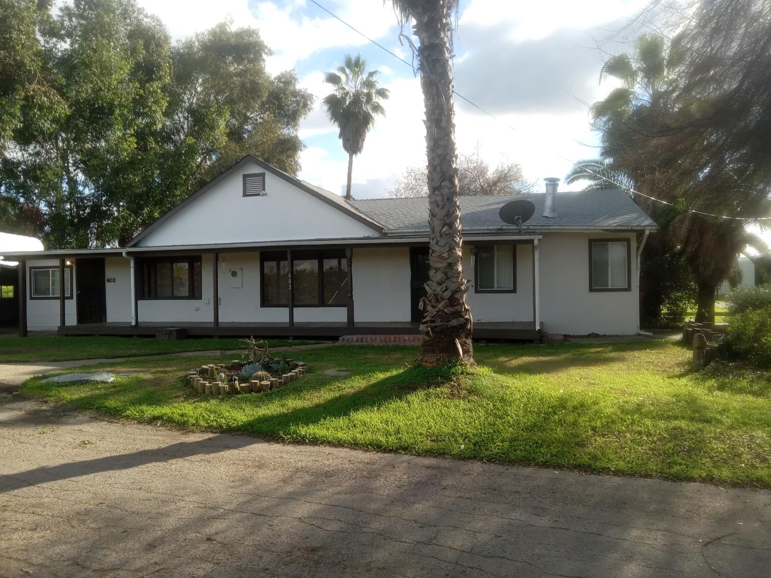 602 Spruce Rd, Exeter, CA 93221