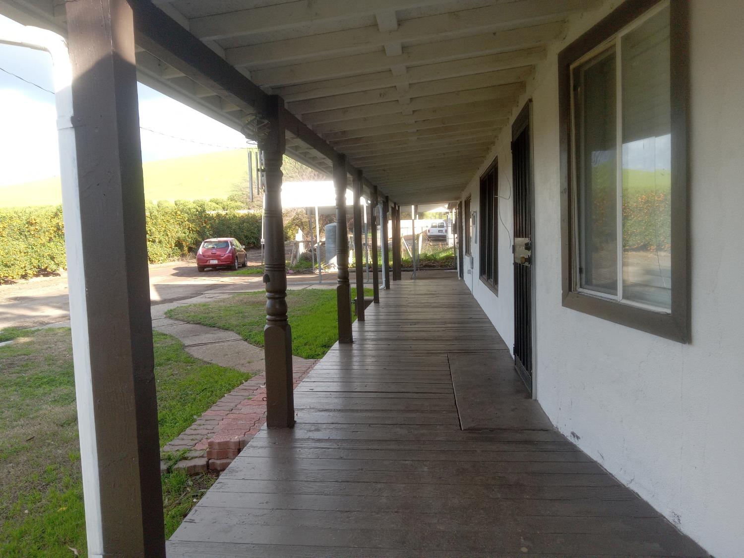 602 Spruce Rd, Exeter, CA 93221