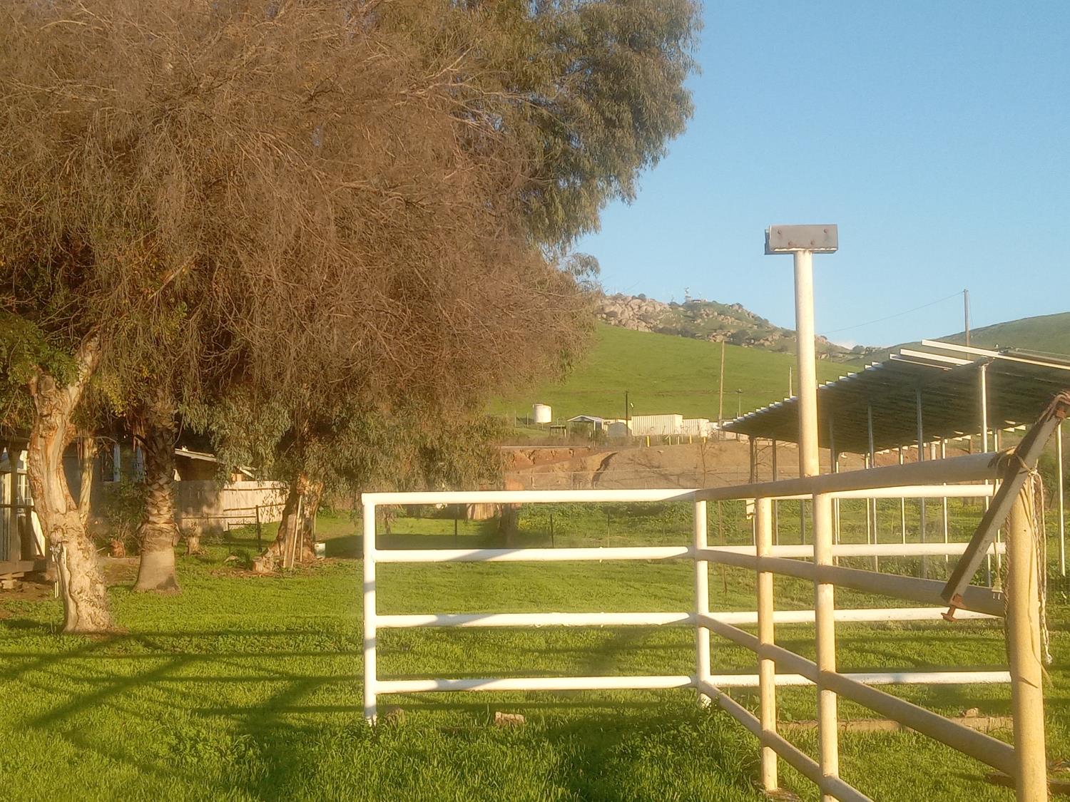 602 Spruce Rd, Exeter, CA 93221