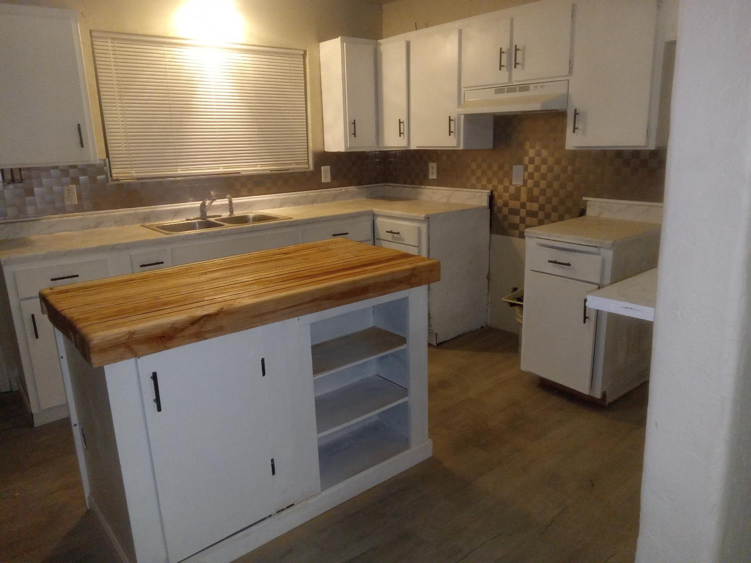 602 Spruce Rd, Exeter, CA 93221