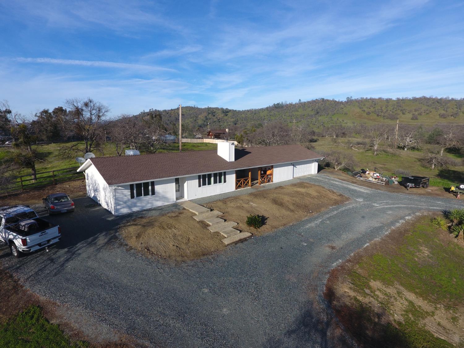 2095 Navarro St, La Grange, CA 95329