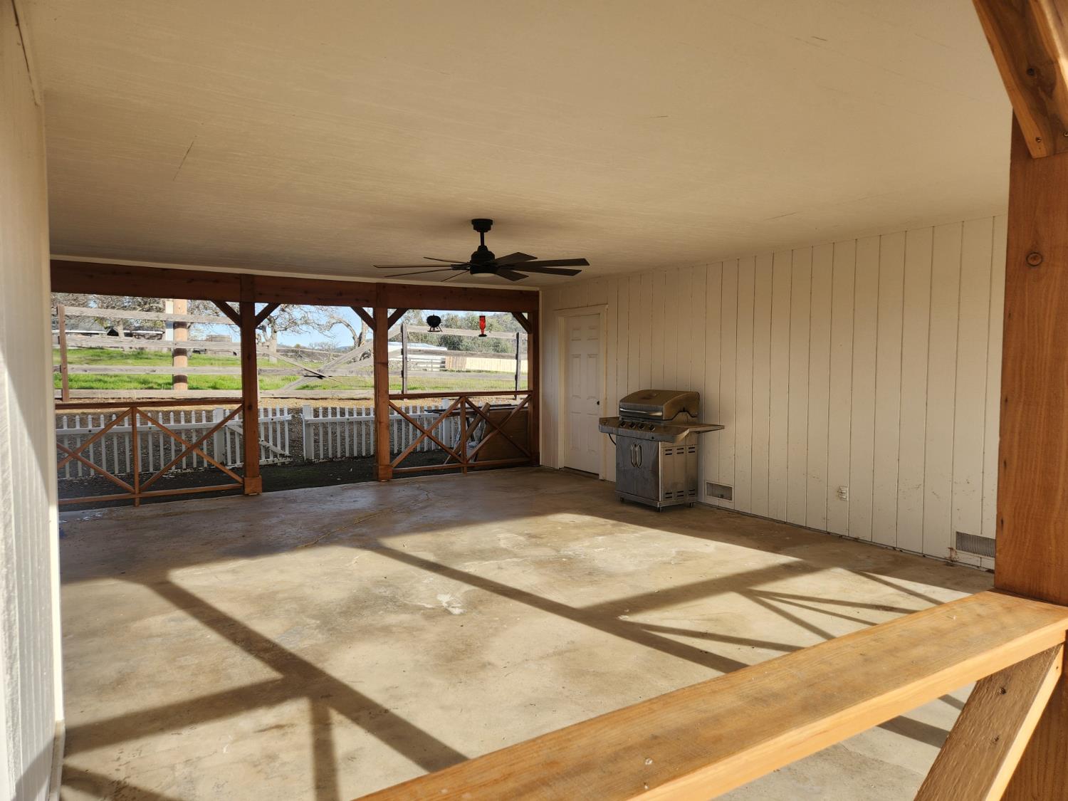 2095 Navarro St, La Grange, CA 95329