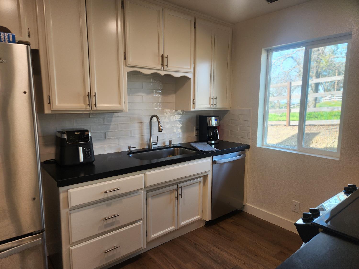 2095 Navarro St, La Grange, CA 95329