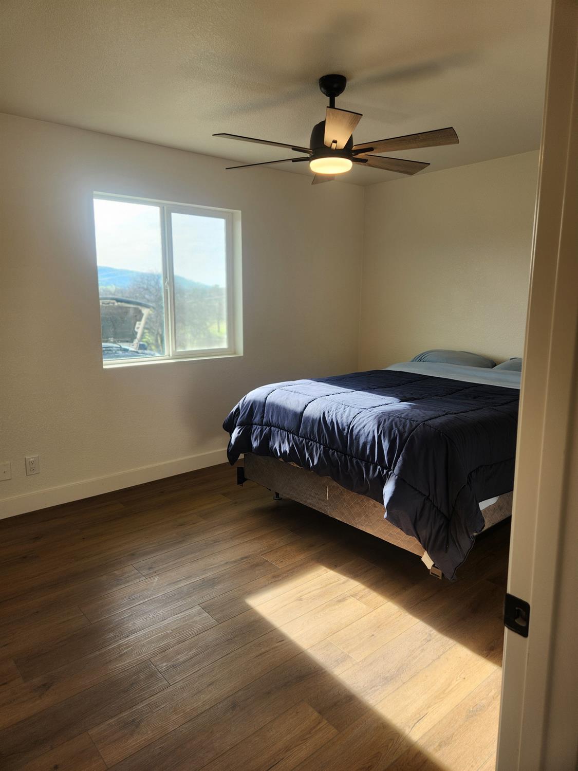 2095 Navarro St, La Grange, CA 95329