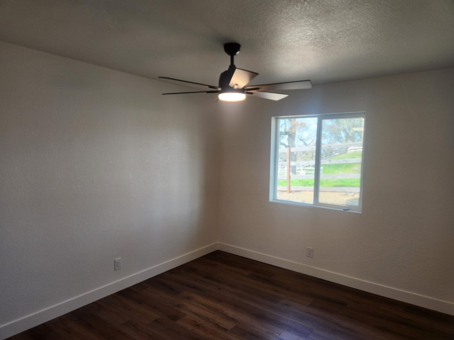 2095 Navarro St, La Grange, CA 95329