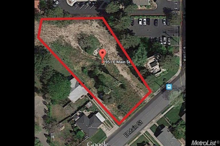 951 E Main St, Turlock, CA 95380