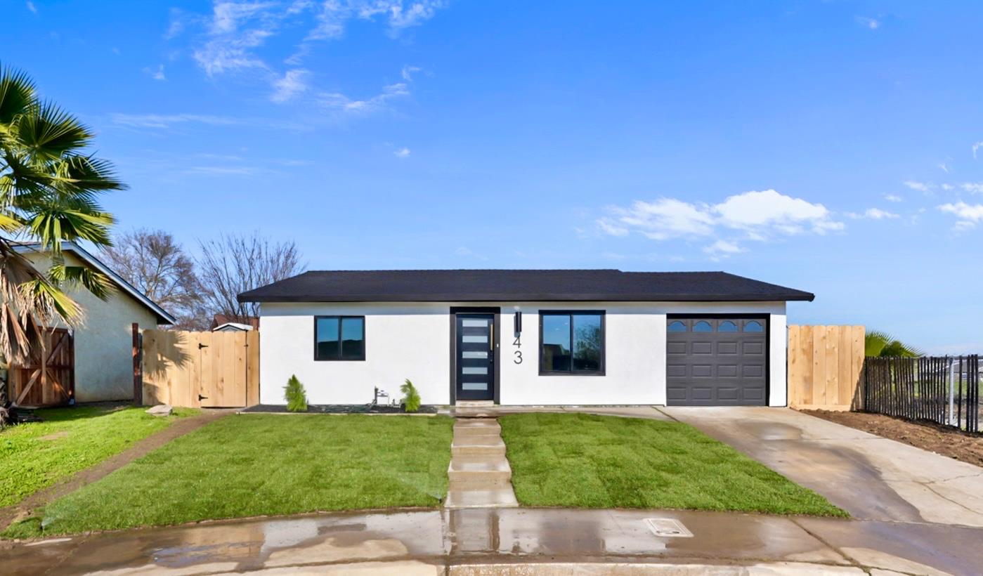 43 Skylark St, Merced, CA 95341