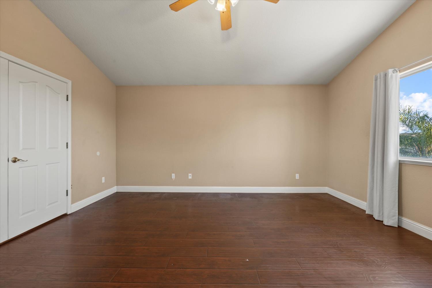 71 Reed Rd, Oakdale, CA 95361