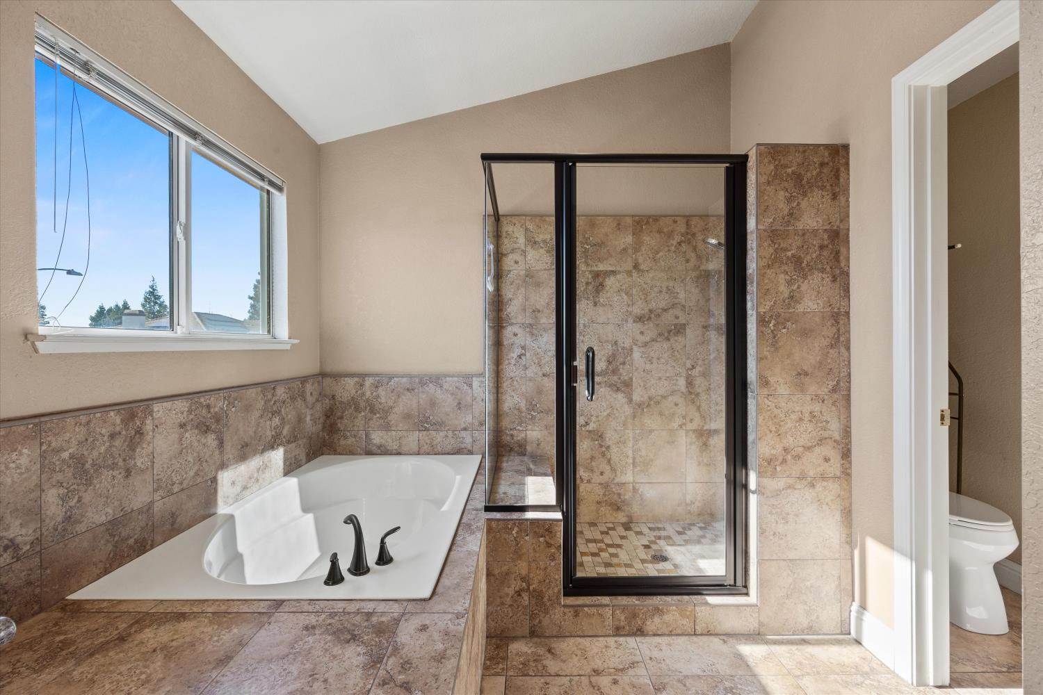 71 Reed Rd, Oakdale, CA 95361