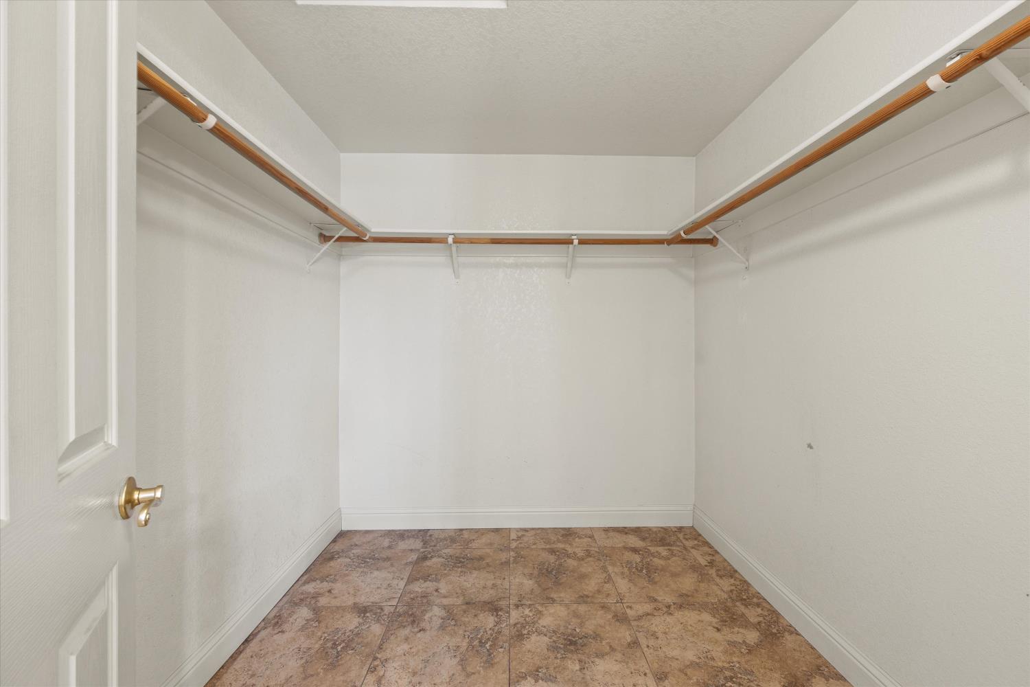 71 Reed Rd, Oakdale, CA 95361