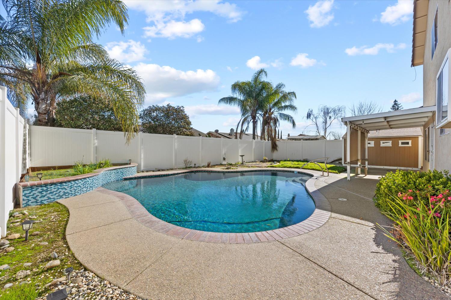 71 Reed Rd, Oakdale, CA 95361