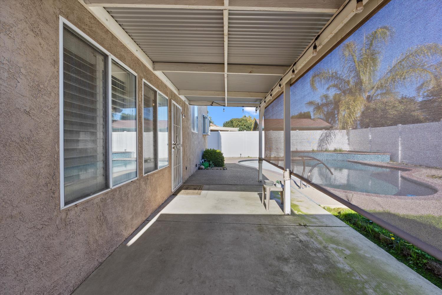 71 Reed Rd, Oakdale, CA 95361