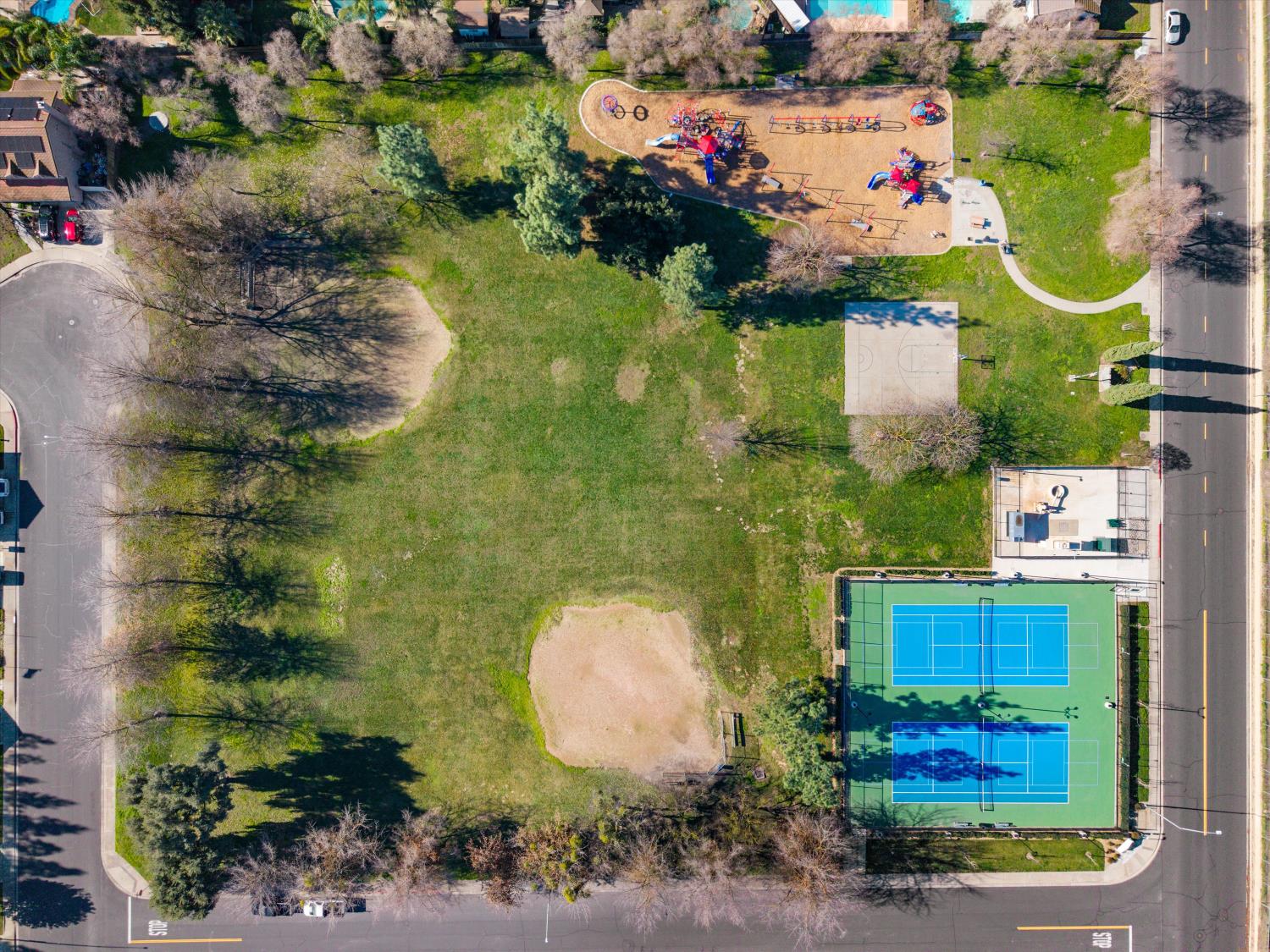 71 Reed Rd, Oakdale, CA 95361