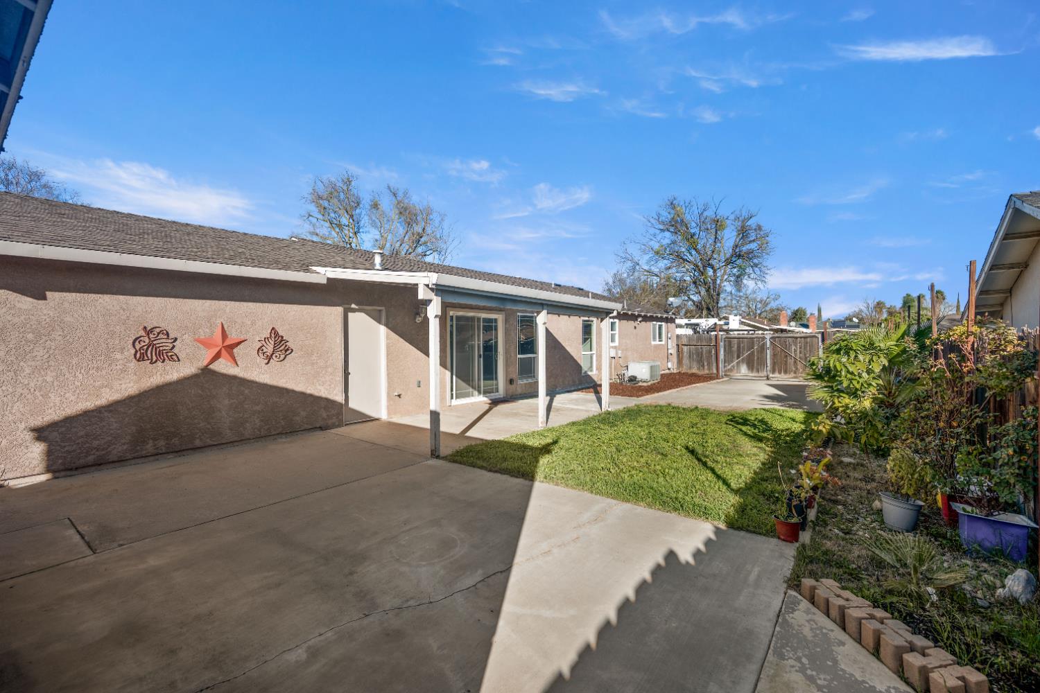 120 Eula Dr, Modesto, CA 95354