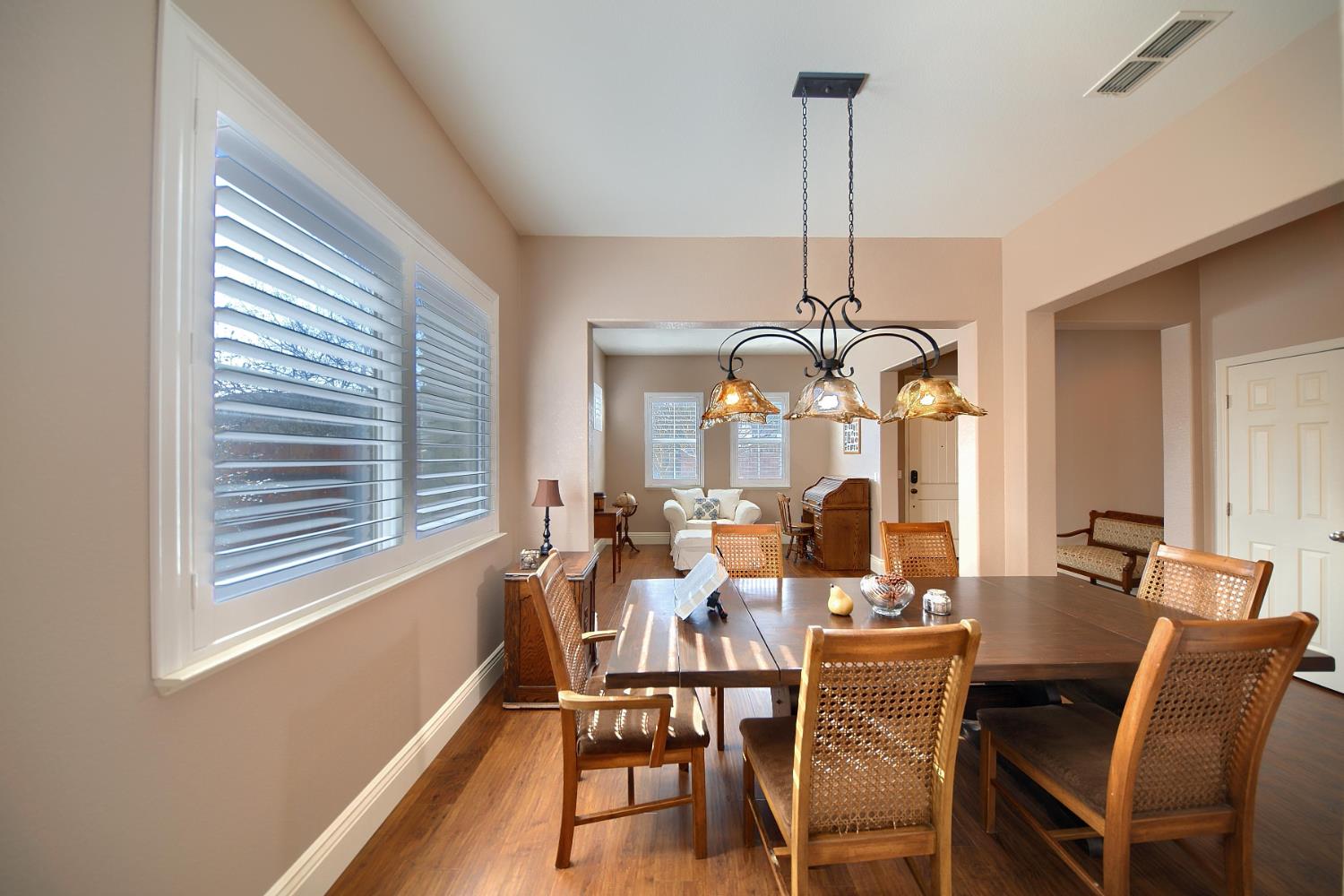 561 Branding Iron St, Oakdale, CA 95361