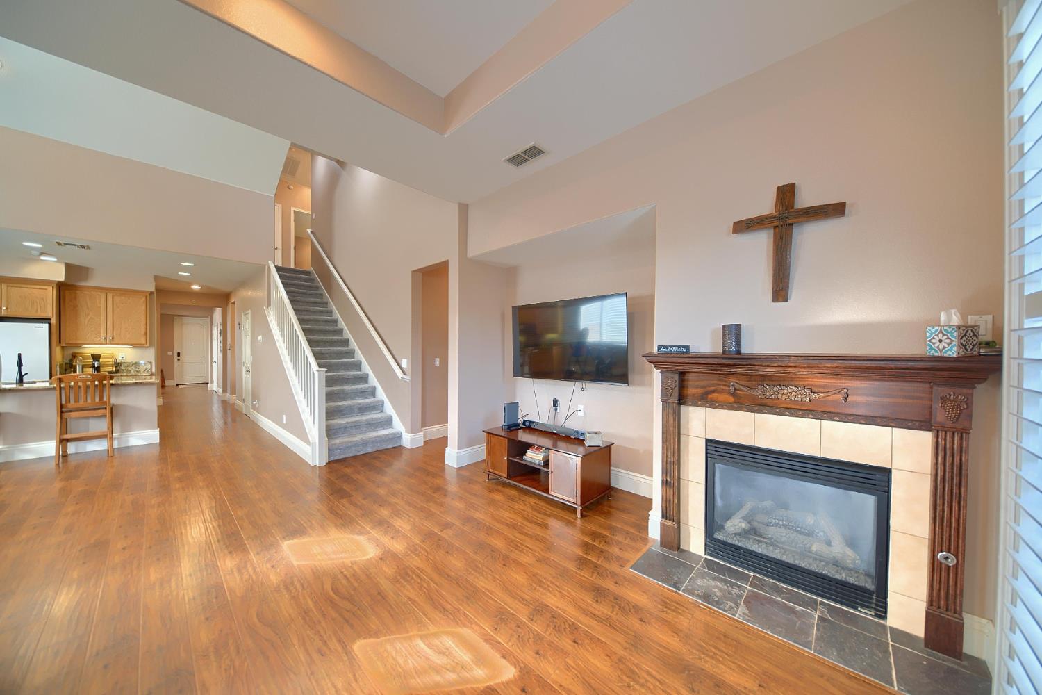 561 Branding Iron St, Oakdale, CA 95361