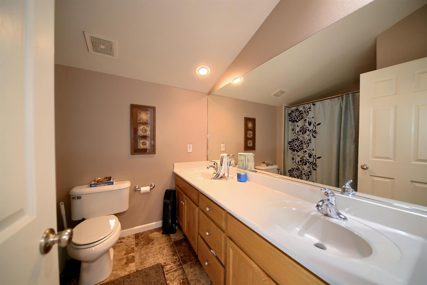 561 Branding Iron St, Oakdale, CA 95361