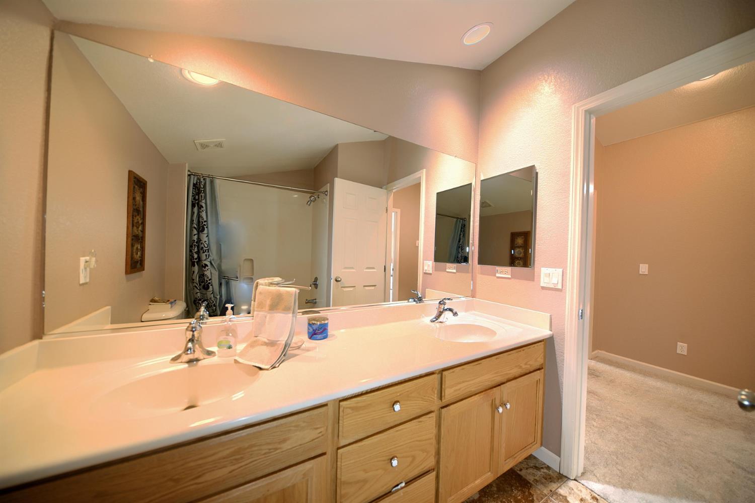 561 Branding Iron St, Oakdale, CA 95361