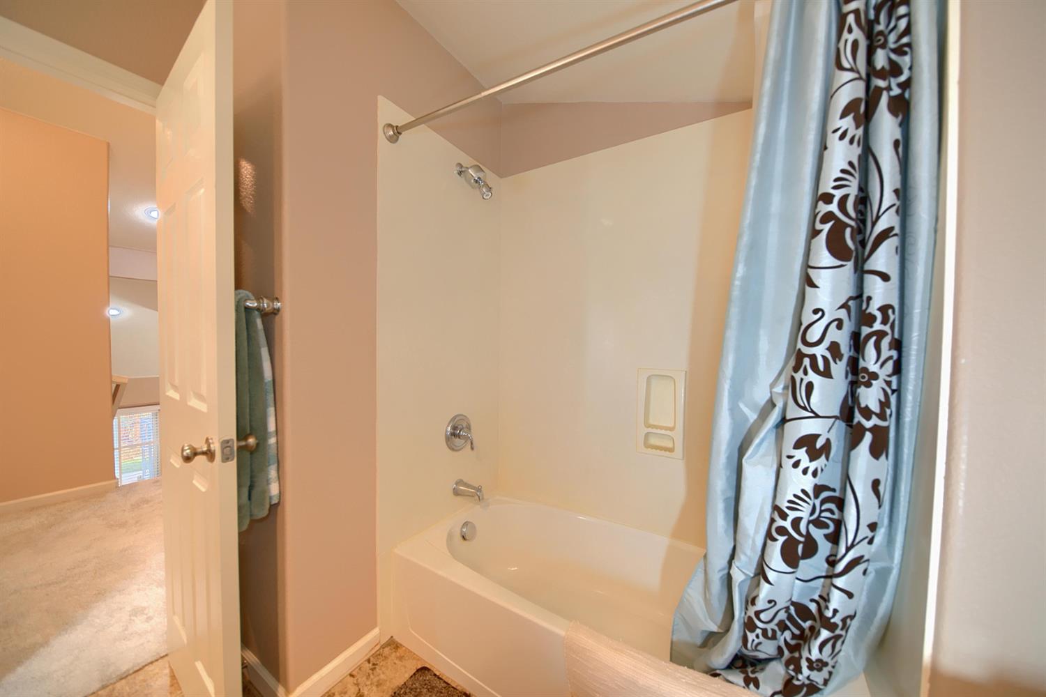 561 Branding Iron St, Oakdale, CA 95361