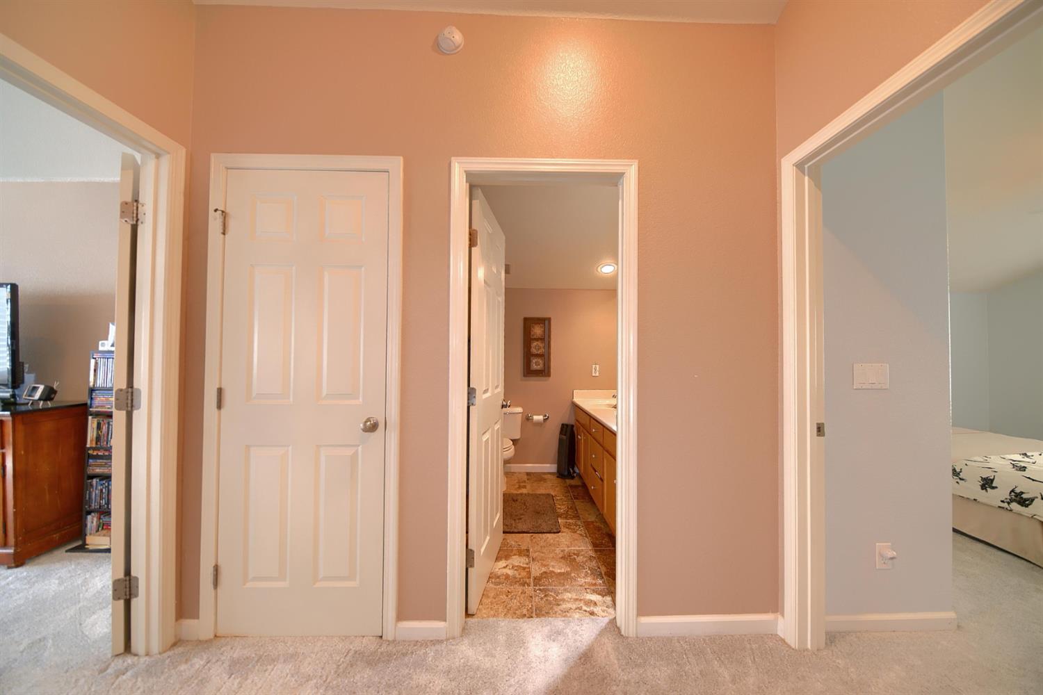 561 Branding Iron St, Oakdale, CA 95361