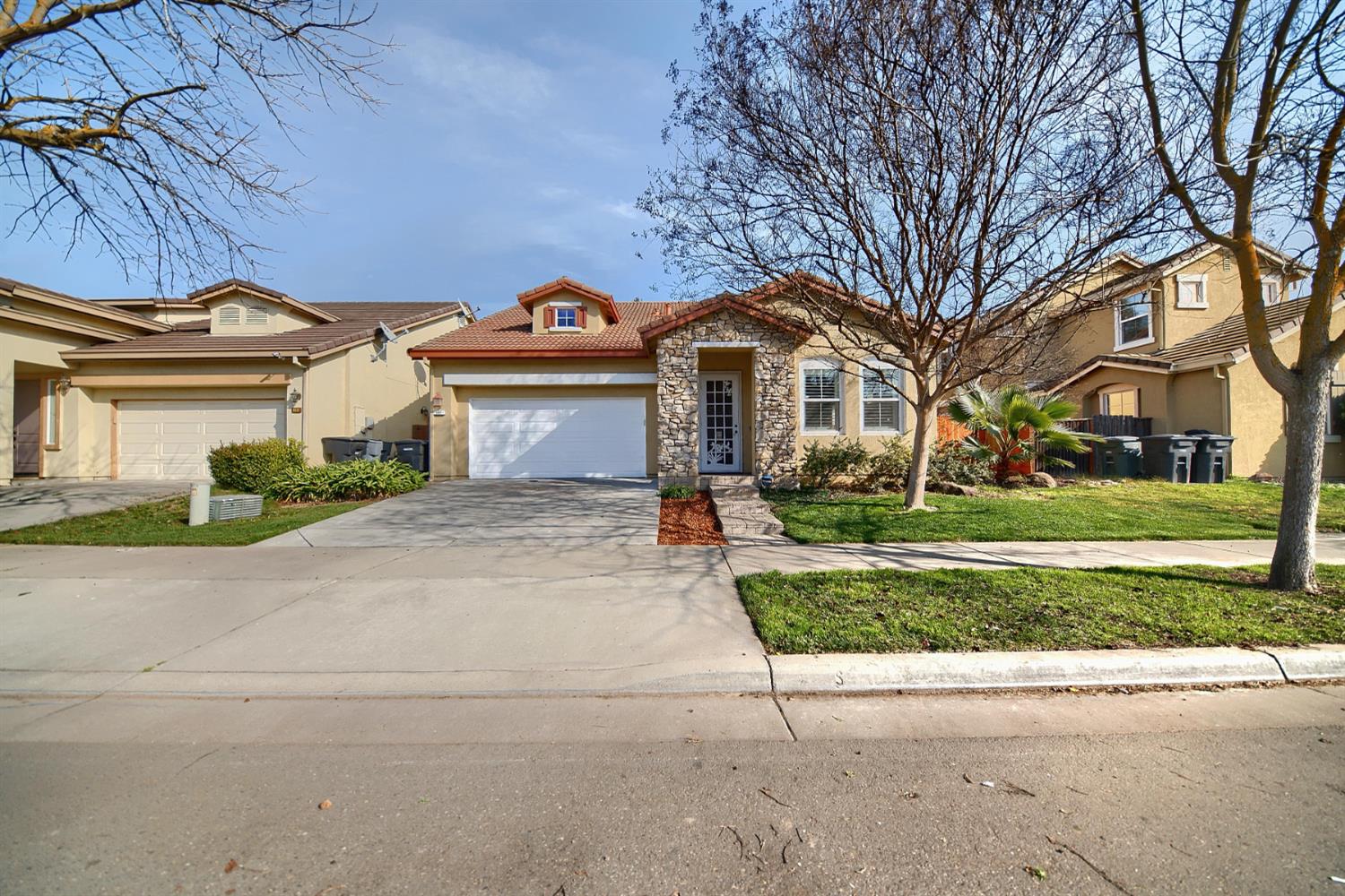 561 Branding Iron St, Oakdale, CA 95361