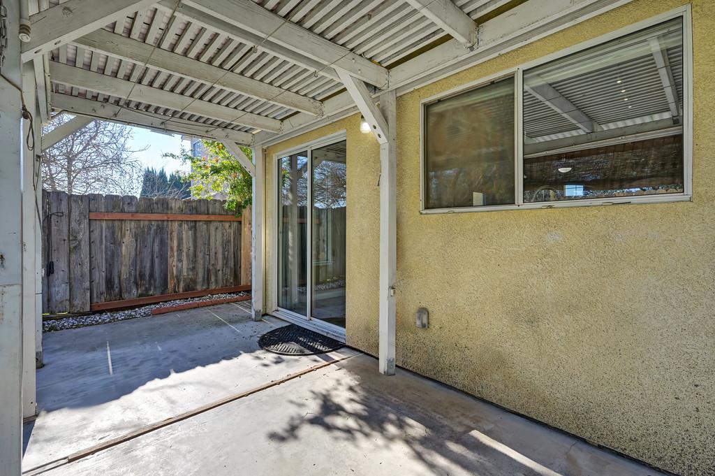 382 Victory Ave, Manteca, CA 95336