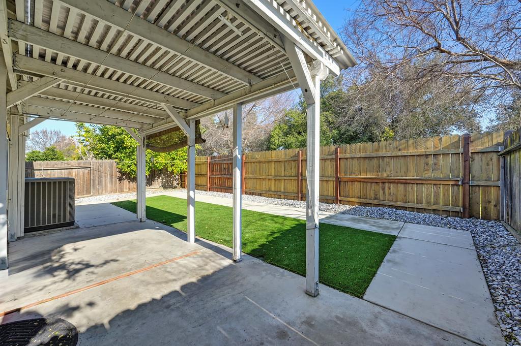 382 Victory Ave, Manteca, CA 95336