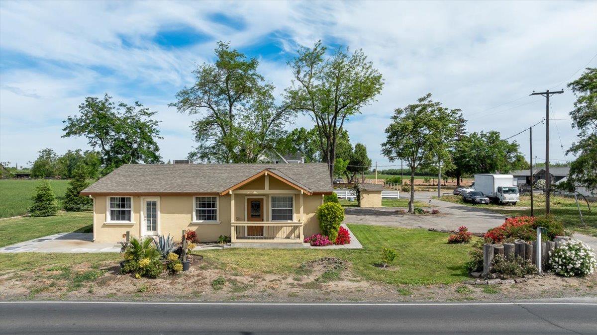 607 E Keyes Rd, Ceres, CA 95307