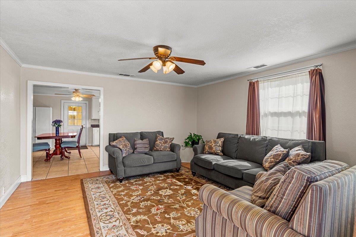 607 E Keyes Rd, Ceres, CA 95307