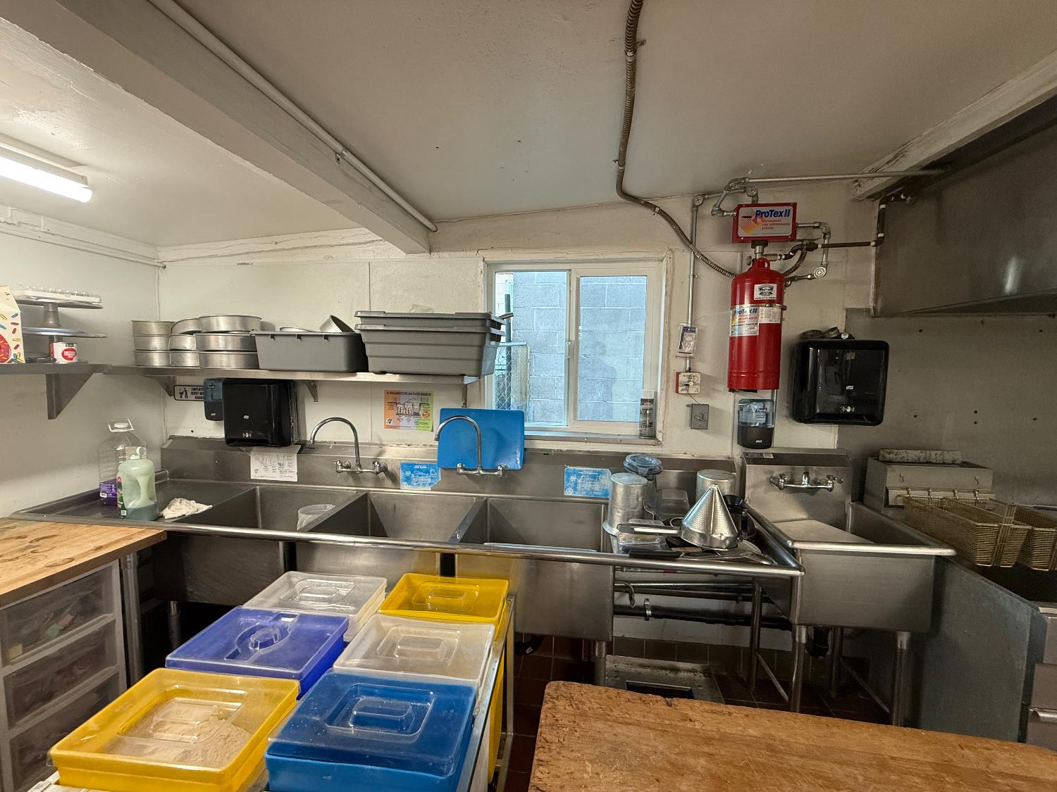 224 E St, Waterford, CA 95386