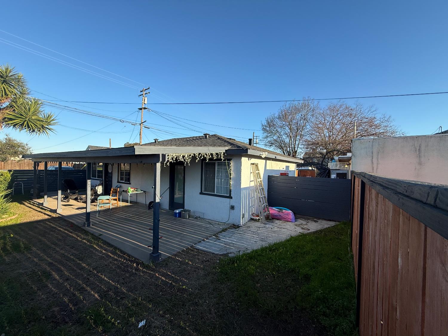 224 E St, Waterford, CA 95386