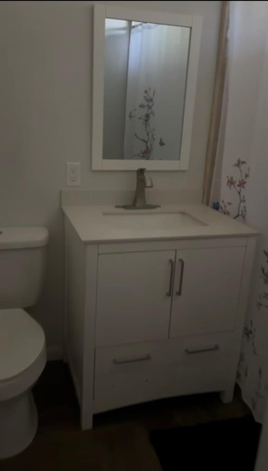 224 E St, Waterford, CA 95386