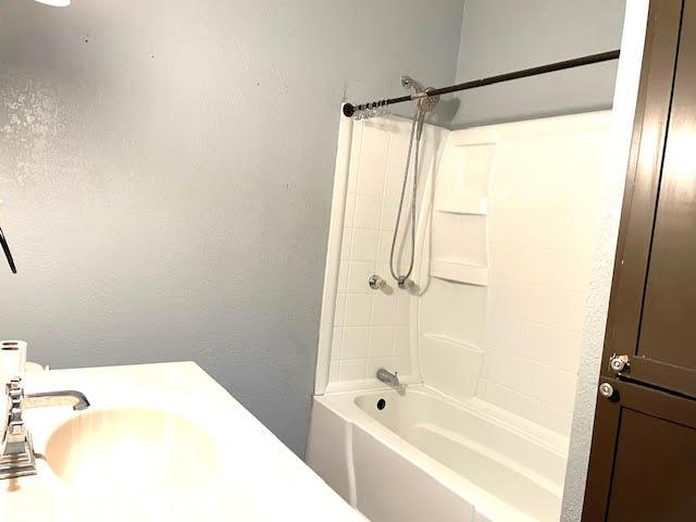 230 Vermont Ave, Turlock, CA 95380