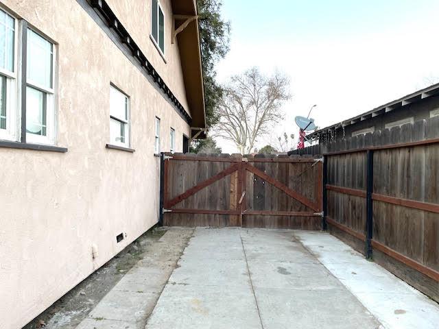 230 Vermont Ave, Turlock, CA 95380