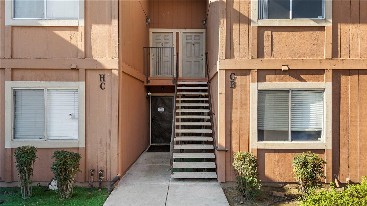 495 Cherry Ln #G, Manteca, CA 95337