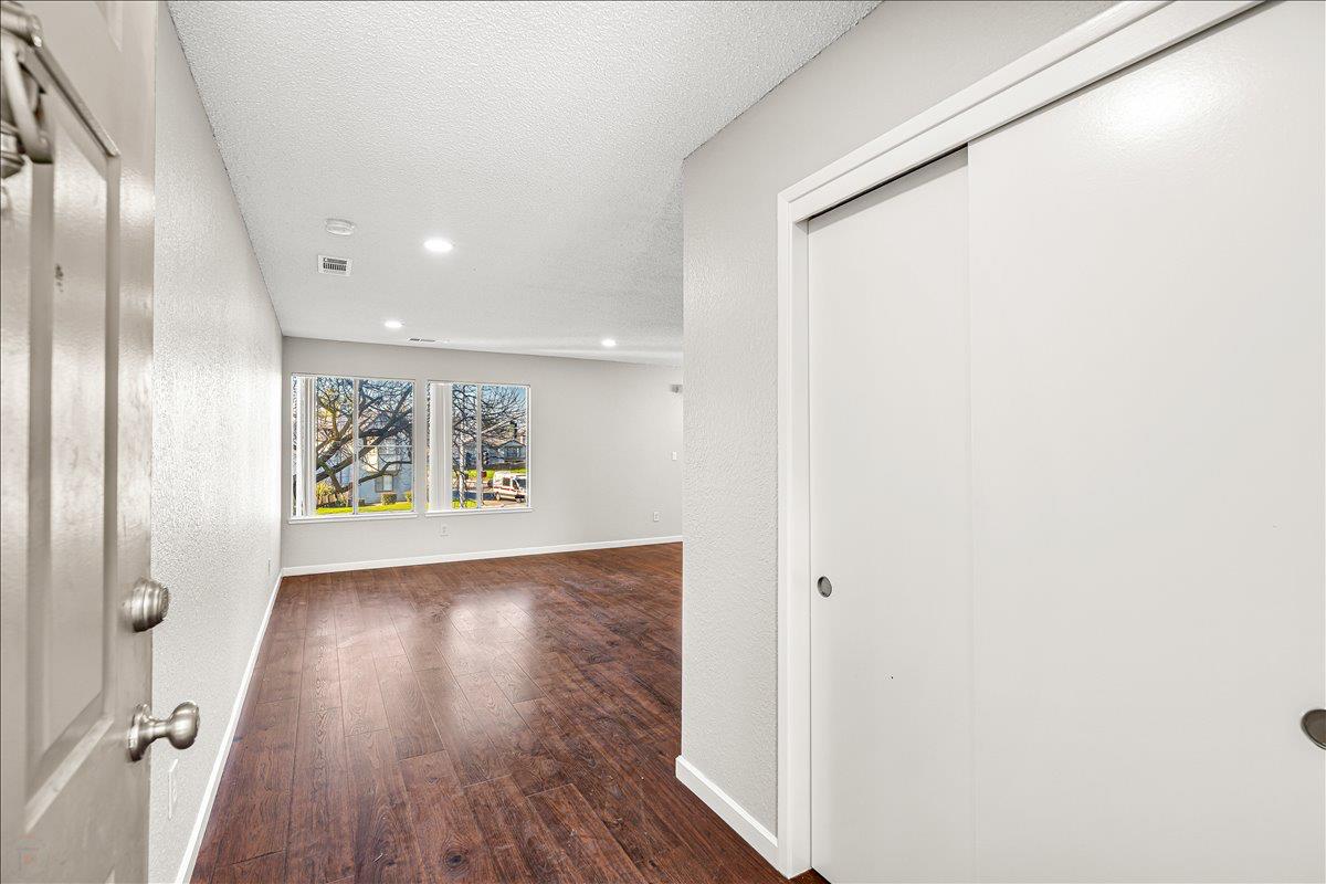 495 Cherry Ln #G, Manteca, CA 95337