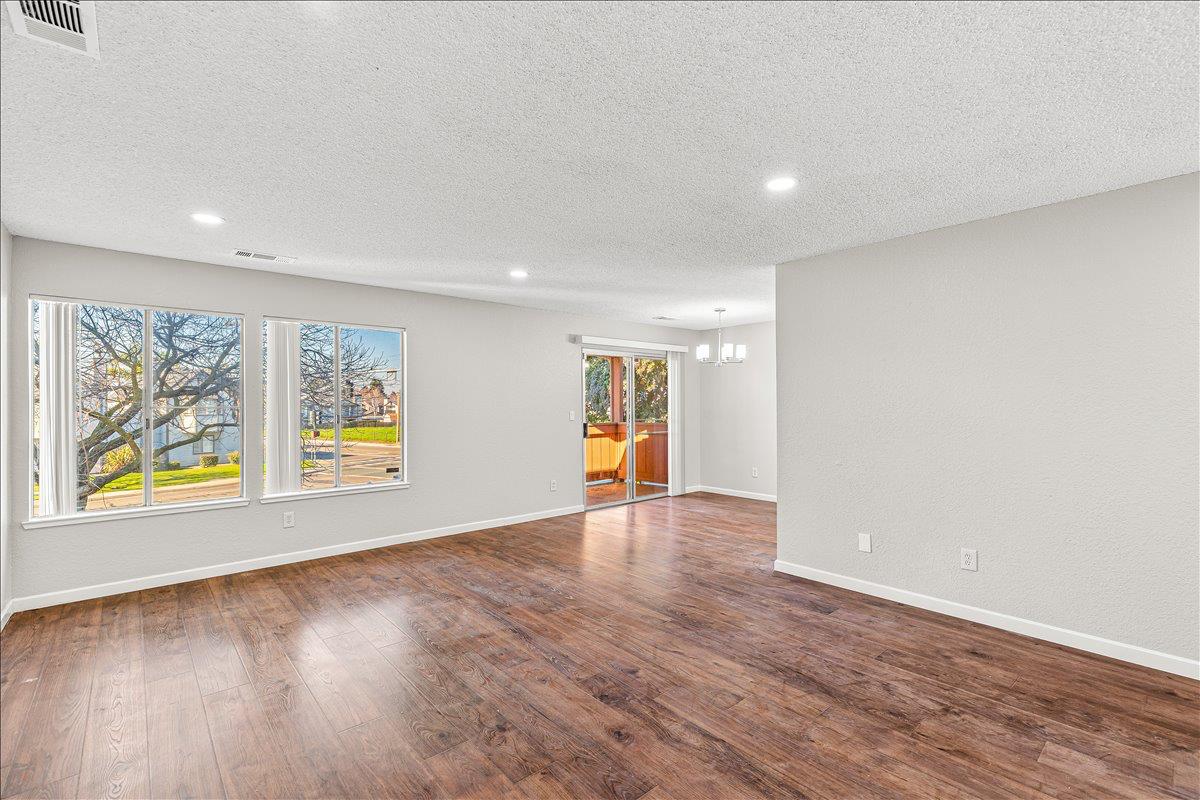 495 Cherry Ln #G, Manteca, CA 95337