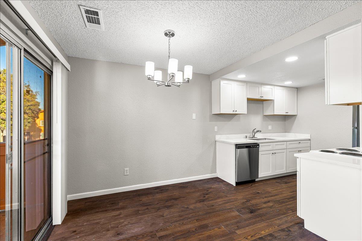 495 Cherry Ln #G, Manteca, CA 95337